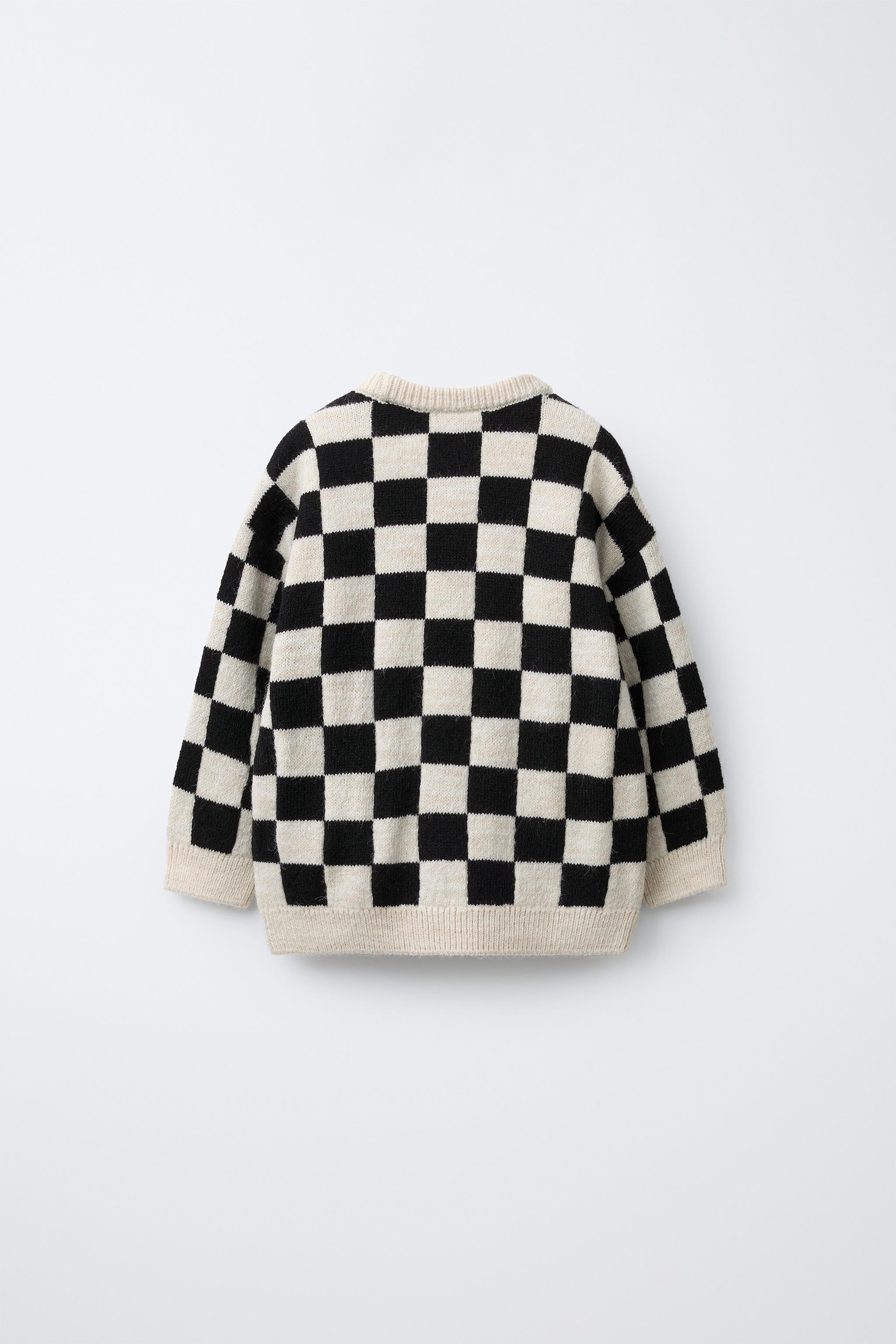 PULL EN MAILLE À CARREAUX DAMIERS